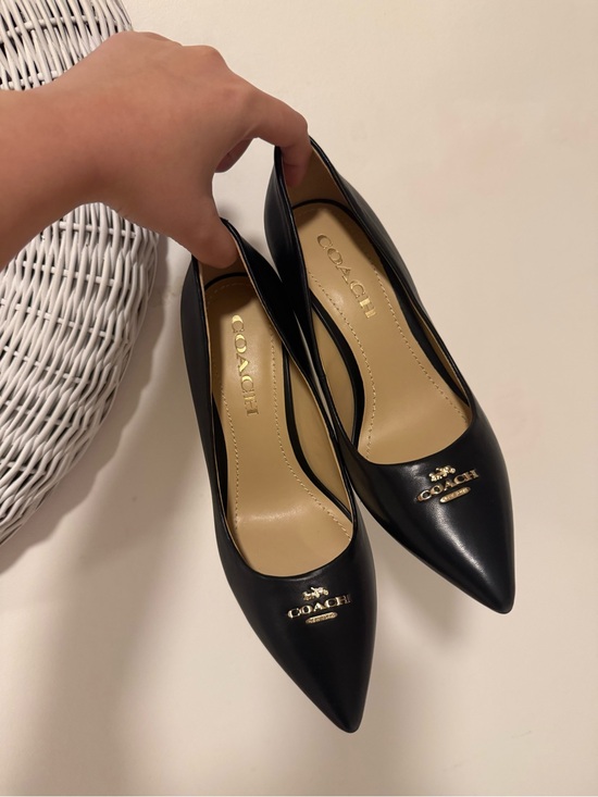 Coach Shoes - Coach Alyce Black Pointed Toe Leather Pumps Size 5 with original box